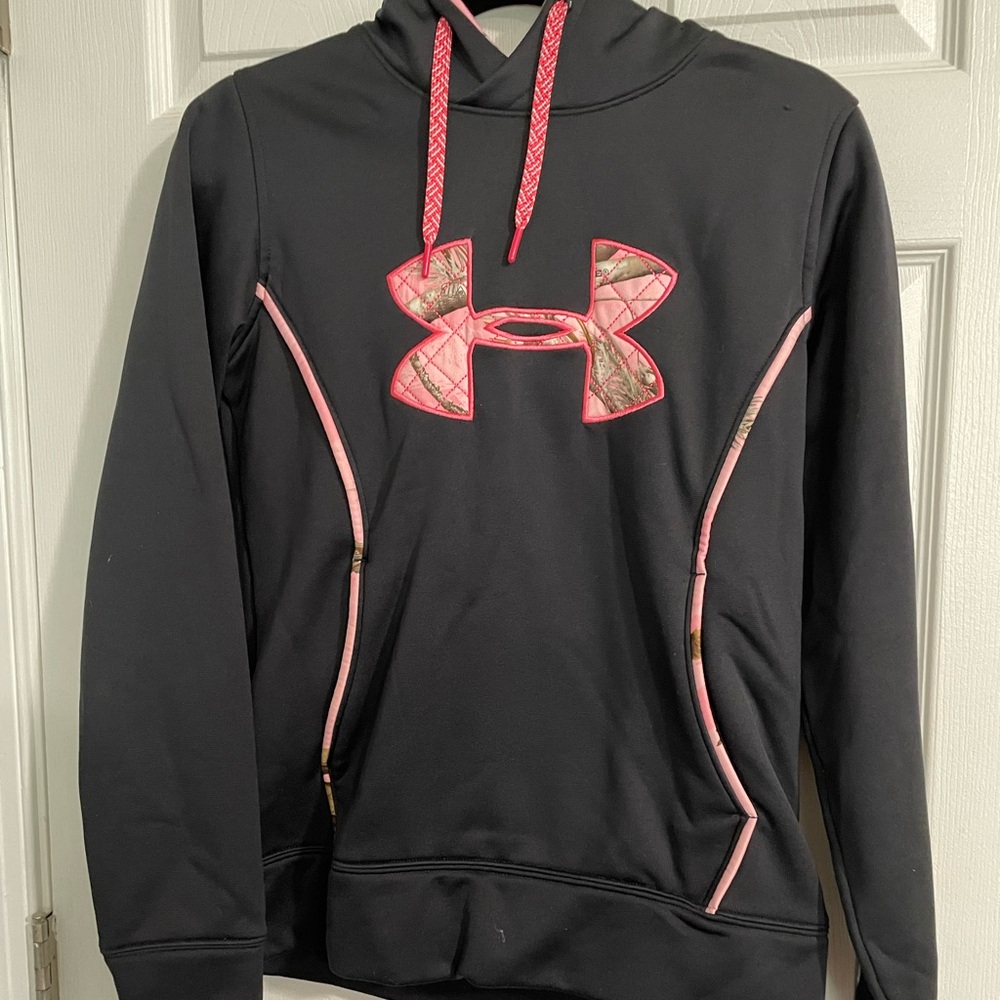 Women’s Under Armoir Sweatshirt
